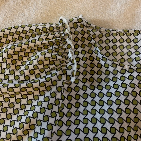 Ann Taylor bell sleeve top size M - Picture 2 of 5